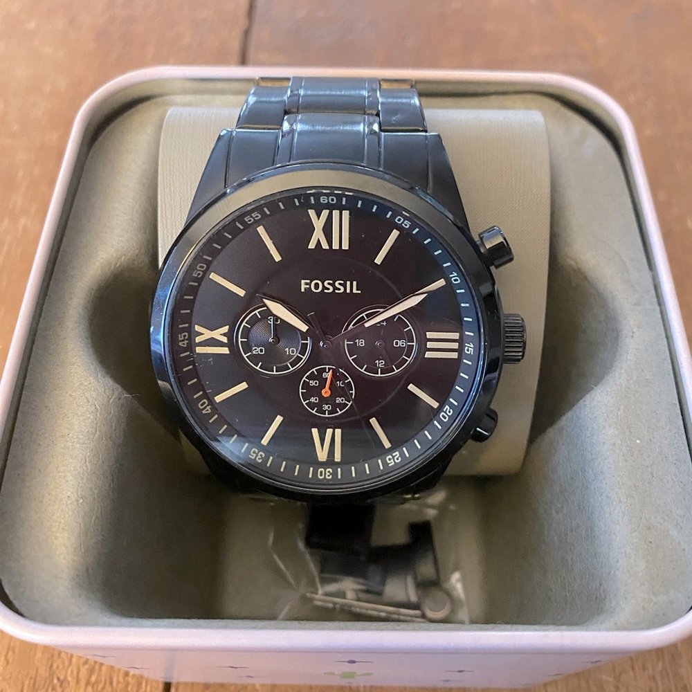 Men’s large Fossil watch.  Excellent condition. Extra links included. - Picture 2 of 4